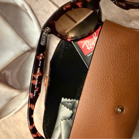 Ray-Ban Classic Tortoise Sunglasses - Picture 9 of 11